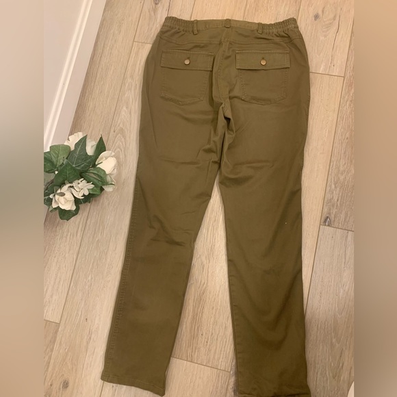 Ruby Rd Army Green Pants | Rock Stud Pockets | Size 6 | Great Used Condition - Picture 2 of 7